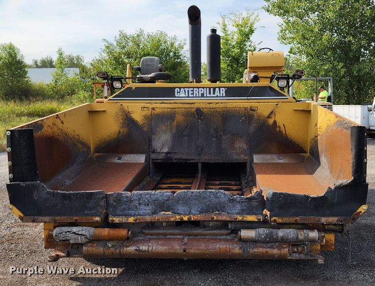 image for item DL6679 2002 Caterpillar AP1055B  paver