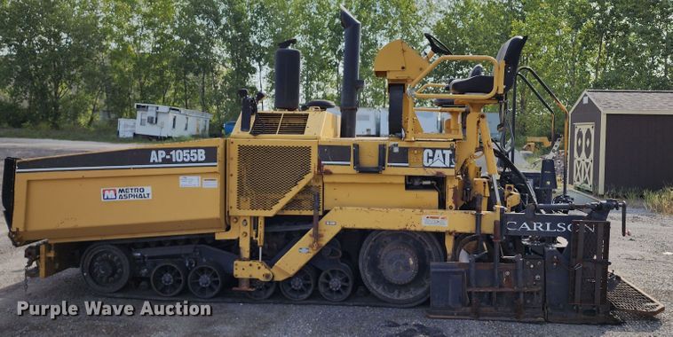 image for item DL6679 2002 Caterpillar AP1055B  paver