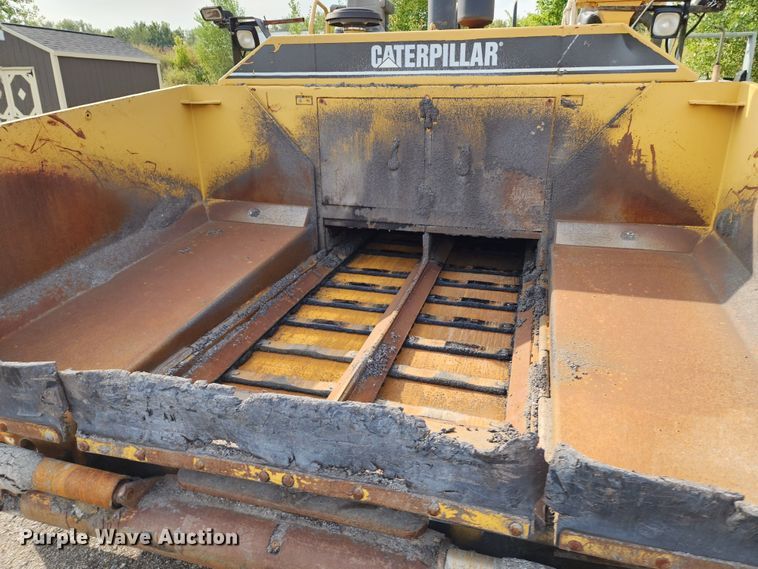 image for item DL6679 2002 Caterpillar AP1055B  paver