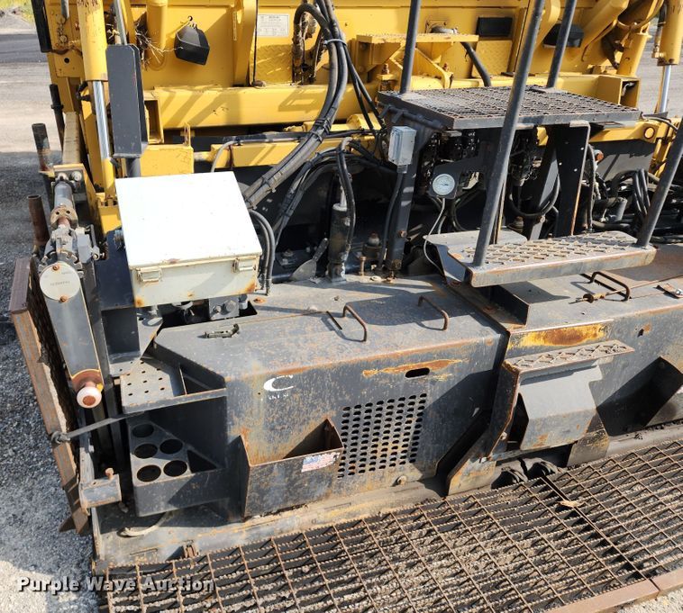 image for item DL6679 2002 Caterpillar AP1055B  paver
