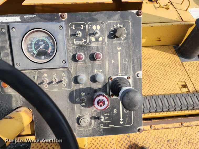 image for item DL6679 2002 Caterpillar AP1055B  paver