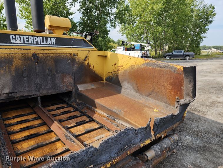 image for item DL6679 2002 Caterpillar AP1055B  paver
