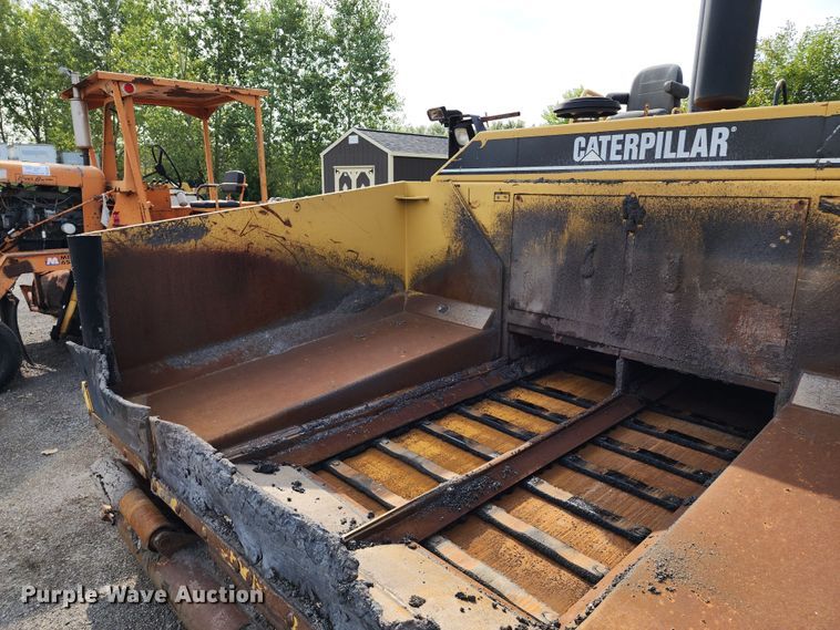 image for item DL6679 2002 Caterpillar AP1055B  paver