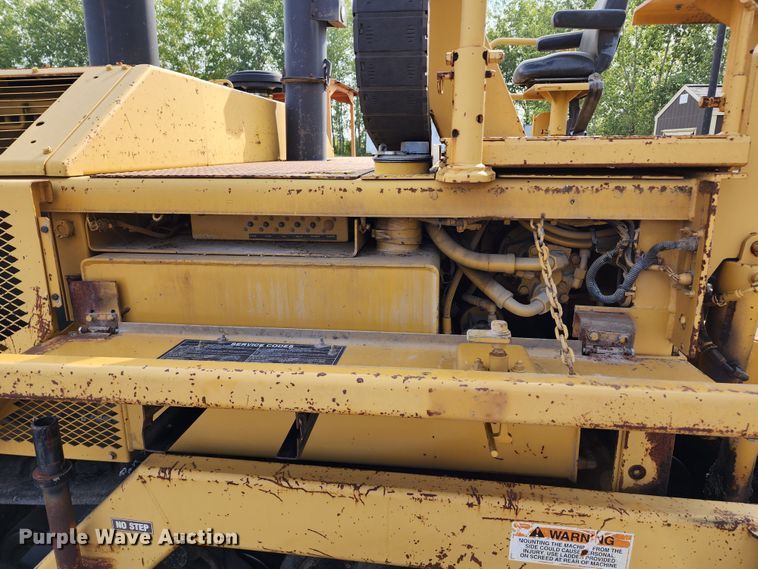 image for item DL6679 2002 Caterpillar AP1055B  paver