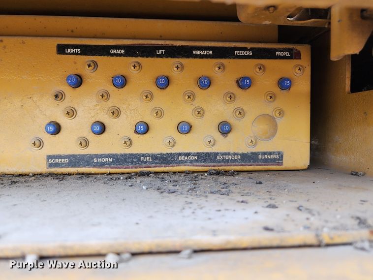 image for item DL6679 2002 Caterpillar AP1055B  paver