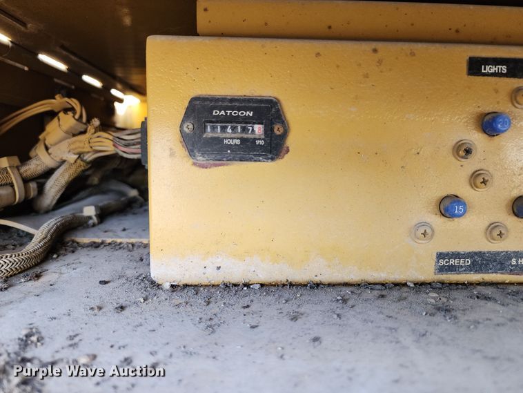 image for item DL6679 2002 Caterpillar AP1055B  paver