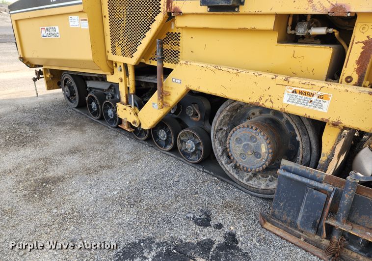 image for item DL6679 2002 Caterpillar AP1055B  paver