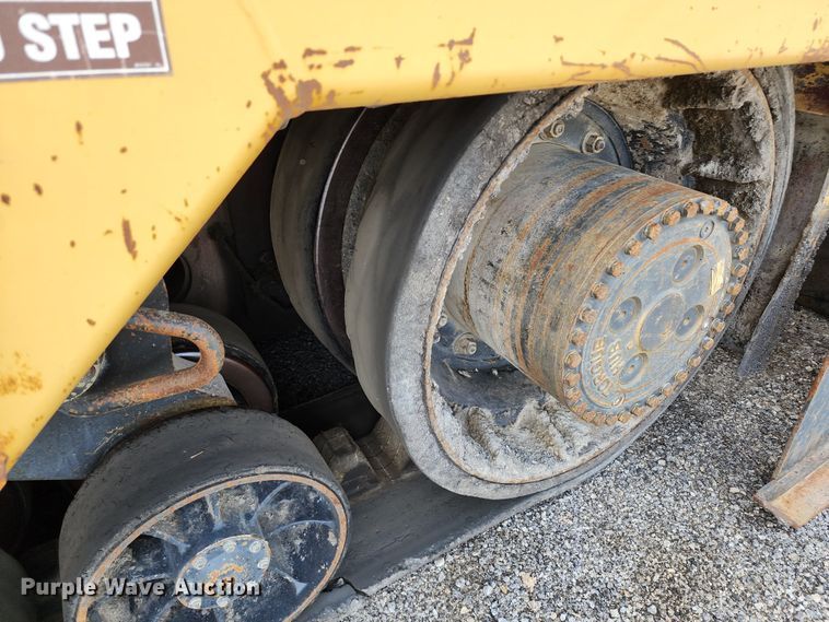 image for item DL6679 2002 Caterpillar AP1055B  paver