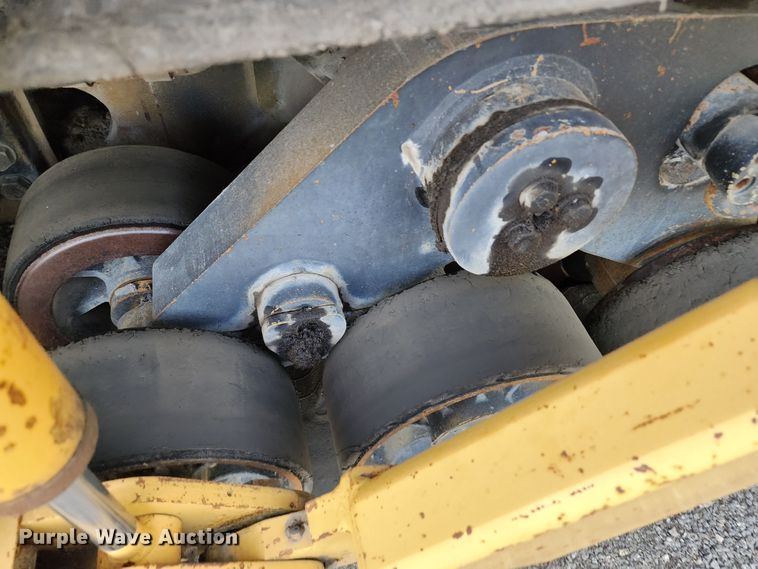 image for item DL6679 2002 Caterpillar AP1055B  paver