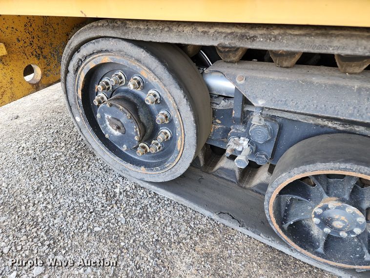 image for item DL6679 2002 Caterpillar AP1055B  paver