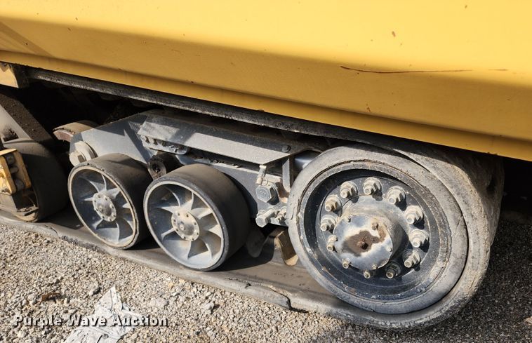 image for item DL6679 2002 Caterpillar AP1055B  paver