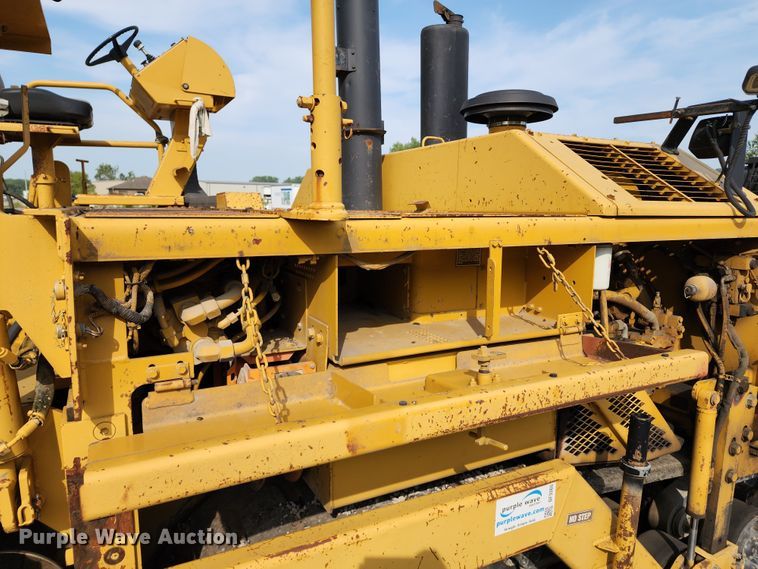 image for item DL6679 2002 Caterpillar AP1055B  paver