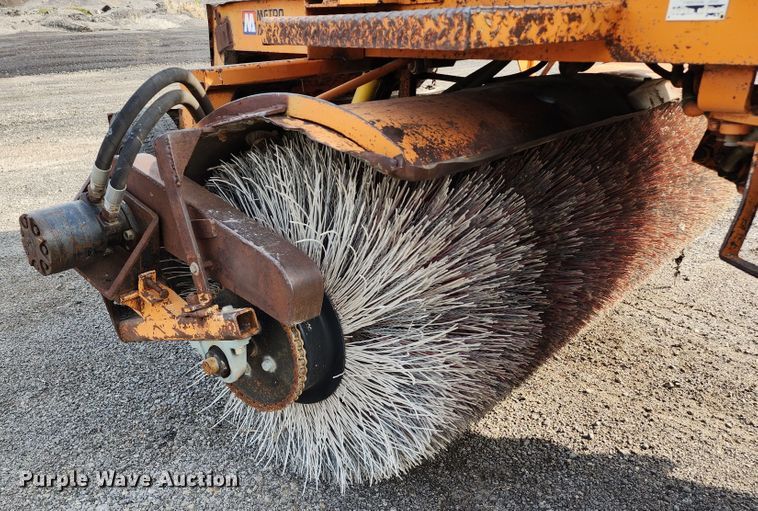 image for item DL6680 1985 Broce H15  broom