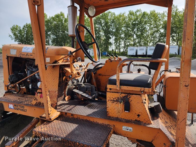 image for item DL6680 1985 Broce H15  broom