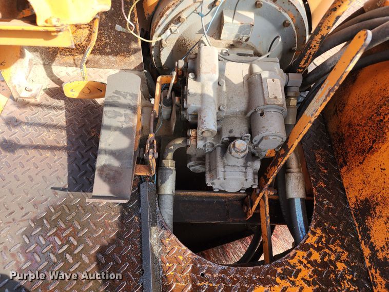 image for item DL6680 1985 Broce H15  broom