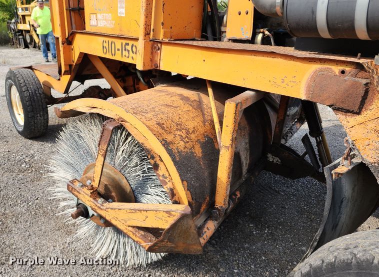 image for item DL6680 1985 Broce H15  broom