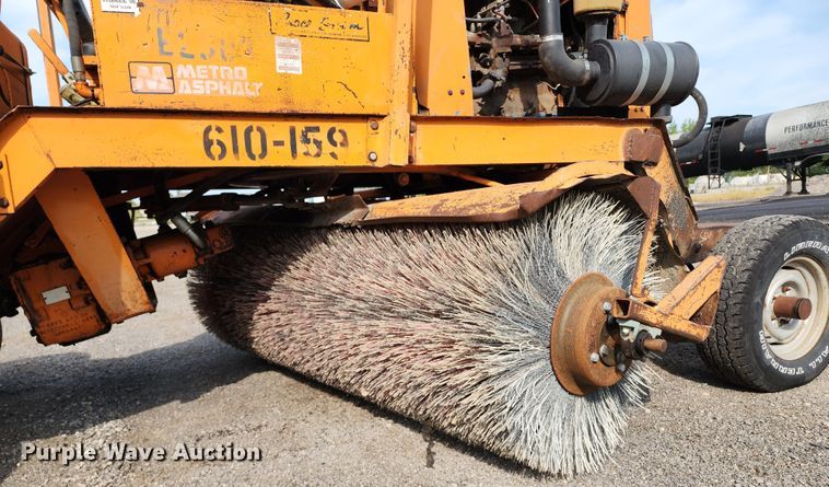 image for item DL6680 1985 Broce H15  broom