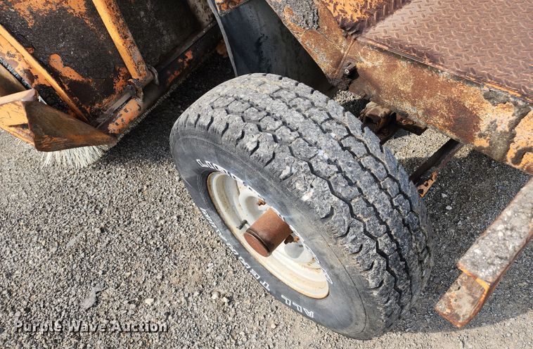 image for item DL6680 1985 Broce H15  broom