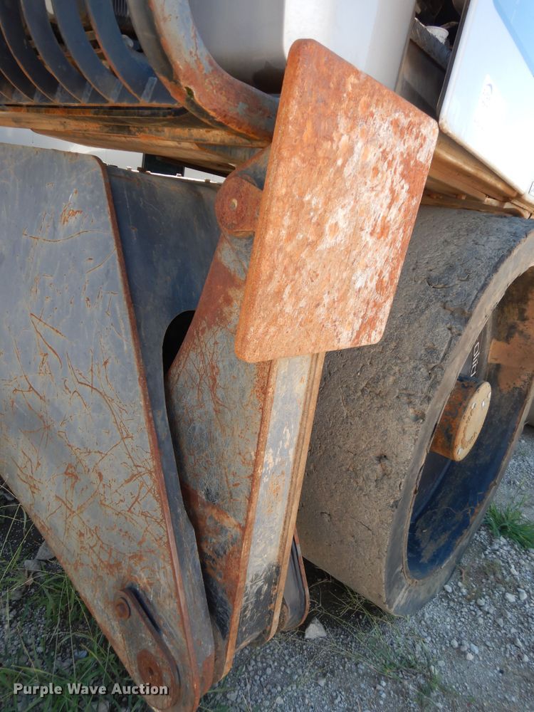 image for item DM3133 2010 Exodus MX447L  long reach wheeled excavator