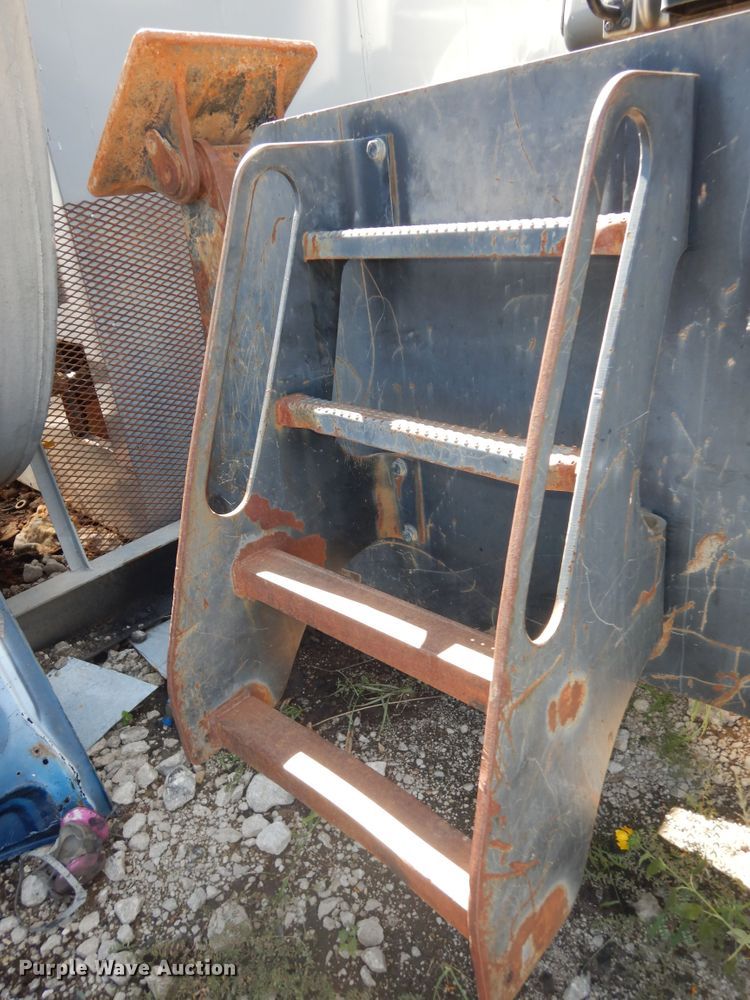 image for item DM3133 2010 Exodus MX447L  long reach wheeled excavator