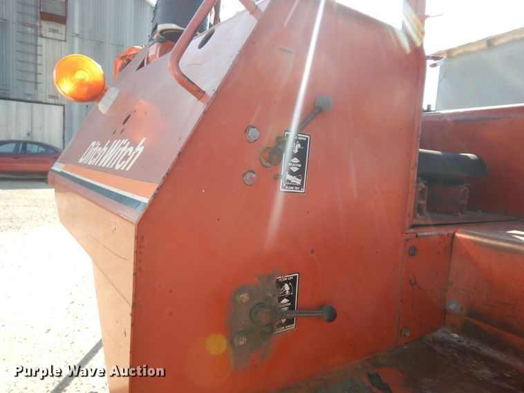 image for item DM3136 1994 Ditch Witch HT100  cable plow