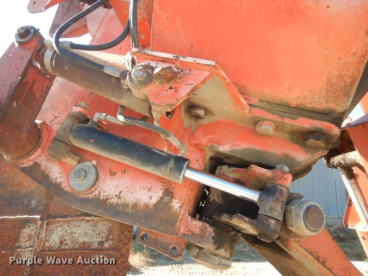 image for item DM3136 1994 Ditch Witch HT100  cable plow