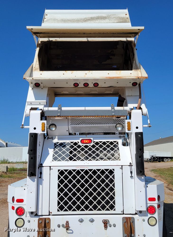 image for item DM8045 2008 Allianz Johnston 4000 Roloff  street sweeper truck