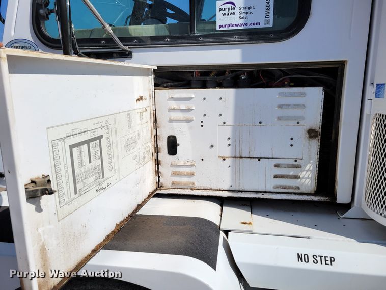 image for item DM8045 2008 Allianz Johnston 4000 Roloff  street sweeper truck