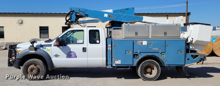 image for item DM8046 2011 Ford F550 Super Duty XL  SuperCab bucket truck