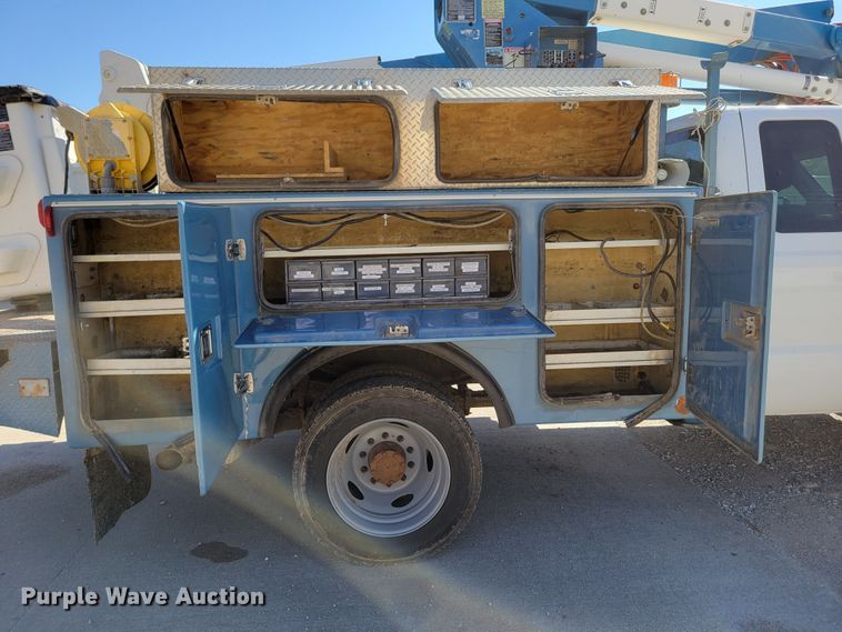 image for item DM8046 2011 Ford F550 Super Duty XL  SuperCab bucket truck