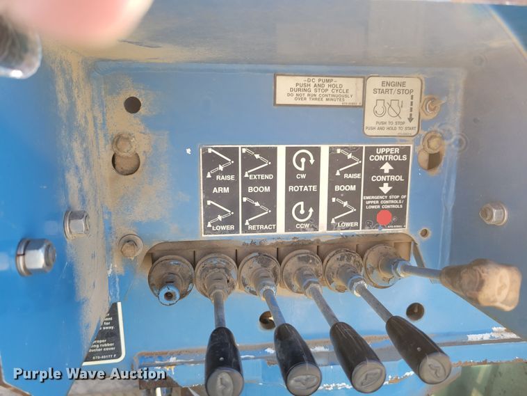 image for item DM8046 2011 Ford F550 Super Duty XL  SuperCab bucket truck