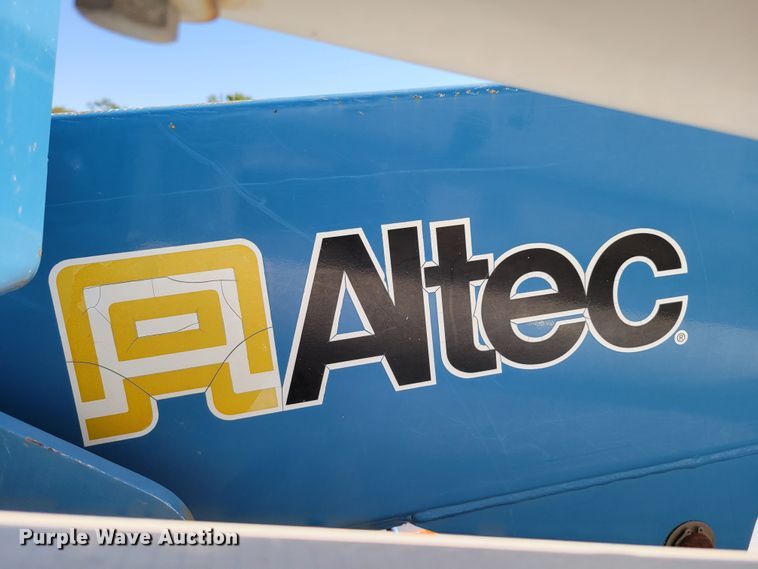 image for item DM8046 2011 Ford F550 Super Duty XL  SuperCab bucket truck