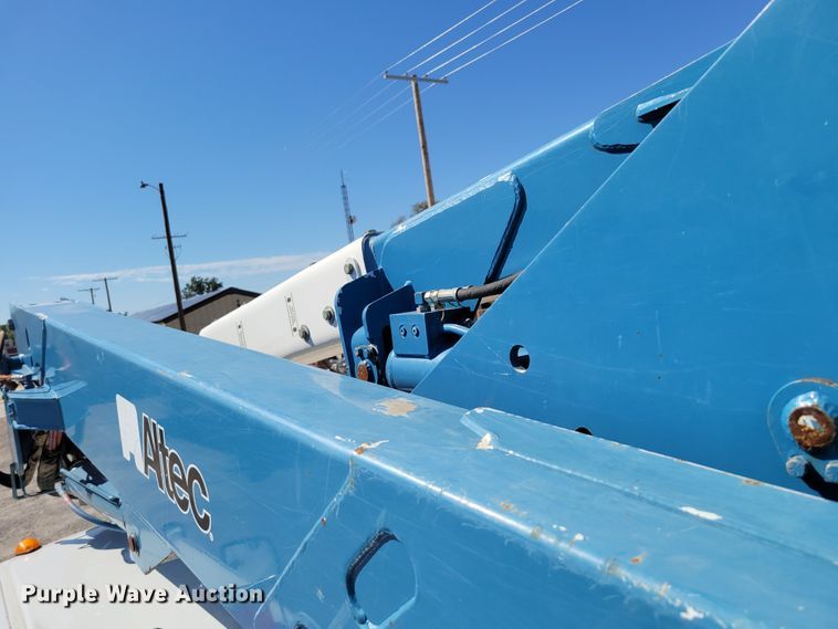 image for item DM8046 2011 Ford F550 Super Duty XL  SuperCab bucket truck