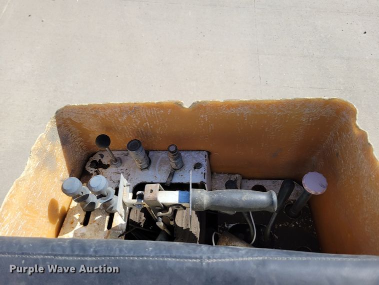 image for item DM8046 2011 Ford F550 Super Duty XL  SuperCab bucket truck