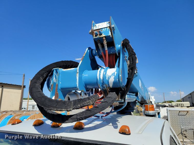 image for item DM8046 2011 Ford F550 Super Duty XL  SuperCab bucket truck