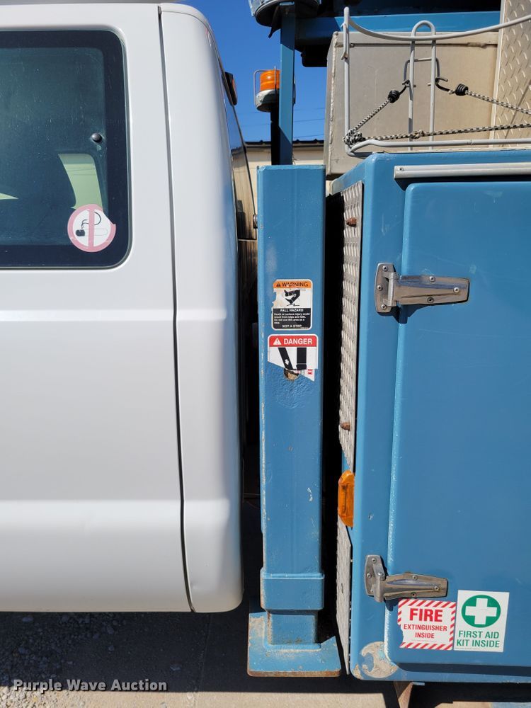 image for item DM8046 2011 Ford F550 Super Duty XL  SuperCab bucket truck