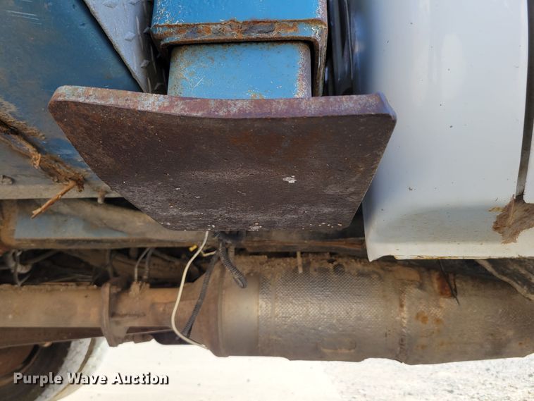 image for item DM8046 2011 Ford F550 Super Duty XL  SuperCab bucket truck