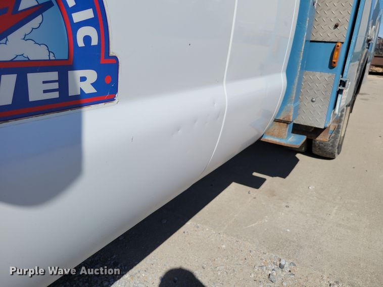 image for item DM8046 2011 Ford F550 Super Duty XL  SuperCab bucket truck