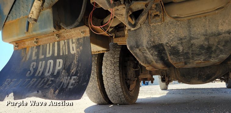 image for item DM8046 2011 Ford F550 Super Duty XL  SuperCab bucket truck