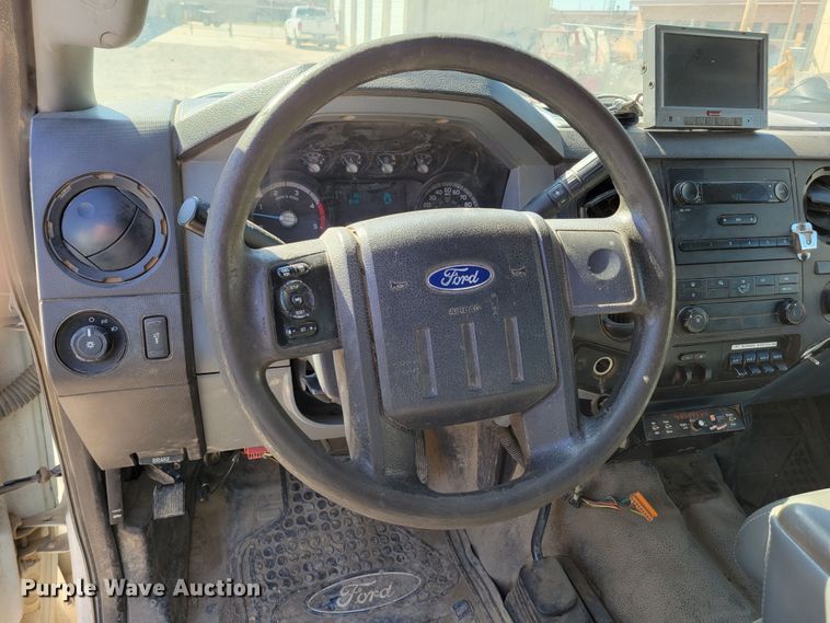 image for item DM8046 2011 Ford F550 Super Duty XL  SuperCab bucket truck