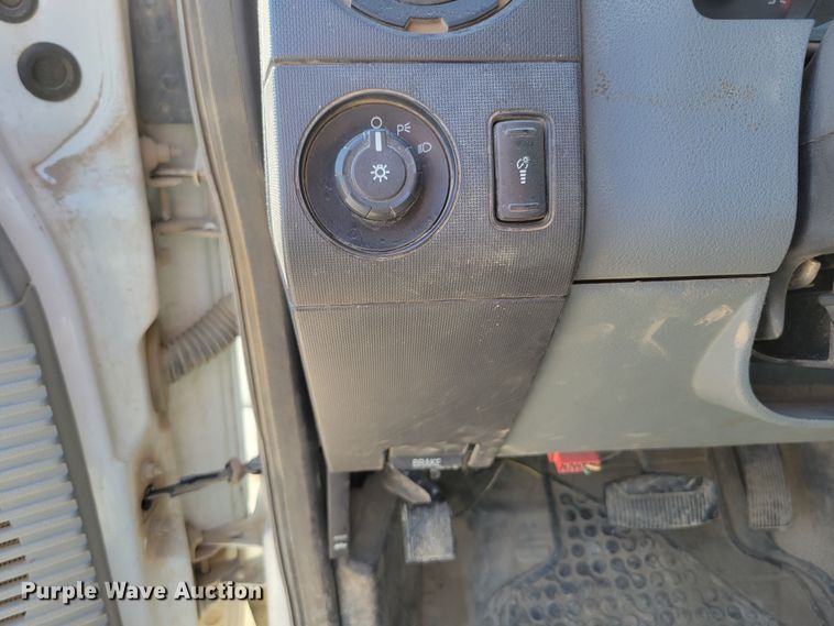 image for item DM8046 2011 Ford F550 Super Duty XL  SuperCab bucket truck