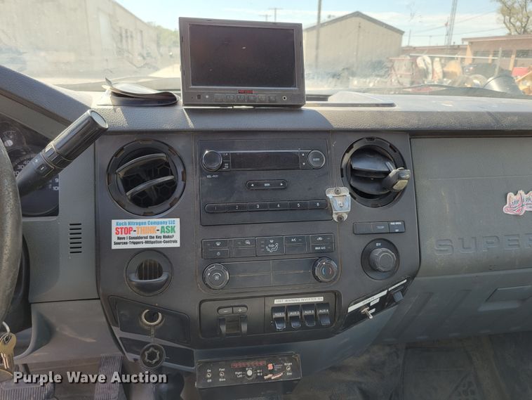 image for item DM8046 2011 Ford F550 Super Duty XL  SuperCab bucket truck