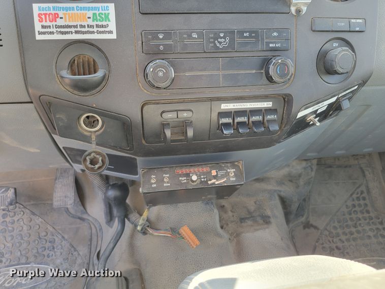 image for item DM8046 2011 Ford F550 Super Duty XL  SuperCab bucket truck