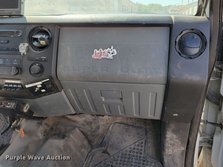 image for item DM8046 2011 Ford F550 Super Duty XL  SuperCab bucket truck