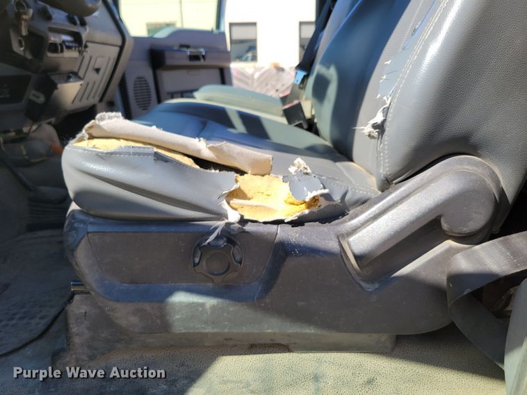 image for item DM8046 2011 Ford F550 Super Duty XL  SuperCab bucket truck