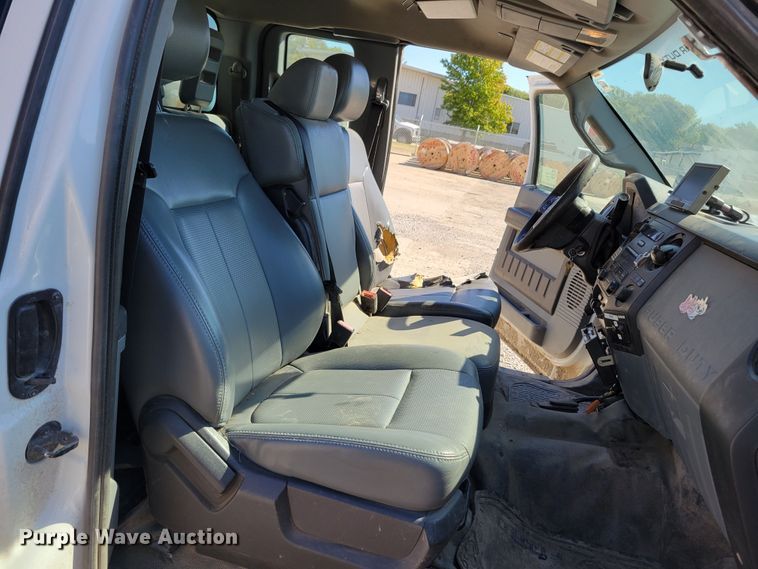 image for item DM8046 2011 Ford F550 Super Duty XL  SuperCab bucket truck