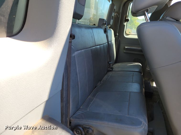 image for item DM8046 2011 Ford F550 Super Duty XL  SuperCab bucket truck