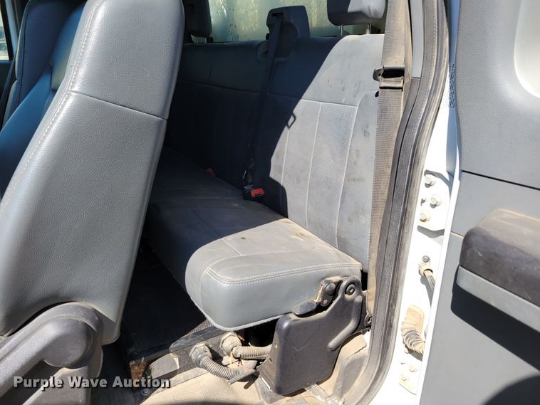 image for item DM8046 2011 Ford F550 Super Duty XL  SuperCab bucket truck