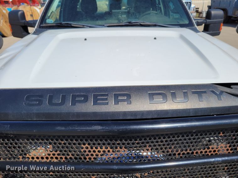 image for item DM8046 2011 Ford F550 Super Duty XL  SuperCab bucket truck
