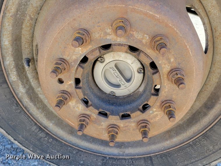 image for item DM8046 2011 Ford F550 Super Duty XL  SuperCab bucket truck